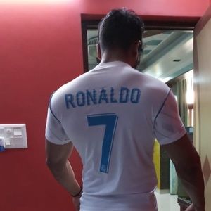 Meet your Posher, Hemant